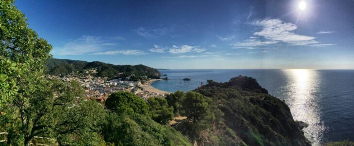 Steilküste bei Tossa de Mar
