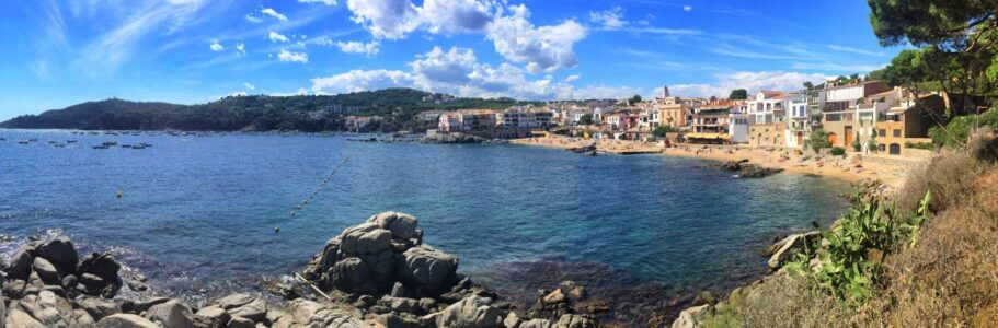 Kurz vor Calella de Palafrugell: Ein weiterer, sehr herausgeputzter Ort an der Costa Brava