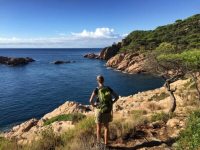 Entre S'Agaró et Sant Feliu de Guíxols, la Costa Brava se montre sous son plus beau jour.