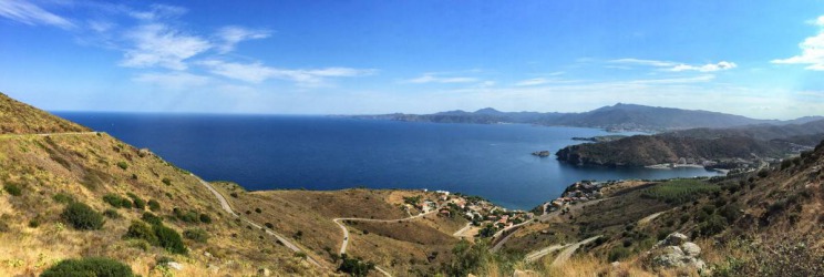 Der höchste Punkt von Etappe 1 bietet eine spektakuläre Aussicht auf das vor uns liegende Cap de Creus