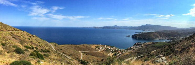 Der höchste Punkt von Etappe 1 bietet eine spektakuläre Aussicht auf das vor uns liegende Cap de Creus